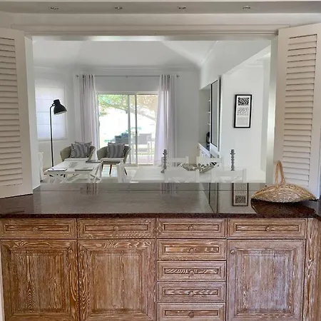 Apartment Beautiful For Rent In Quinta Do With Excellent Facilities Close To And Beach.