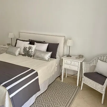 Apartment Beautiful For Rent In Quinta Do With Excellent Facilities Close To And Beach. *
