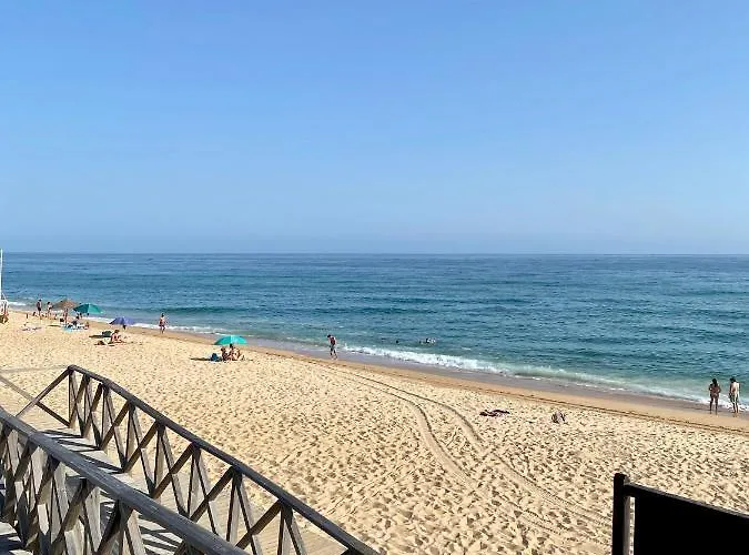 Beautiful For Rent In Quinta Do With Excellent Facilities Close To And Beach. Апартаменты