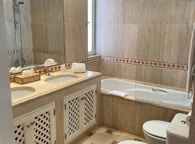 Beautiful For Rent In Quinta Do With Excellent Facilities Close To And Beach. Апартаменты *