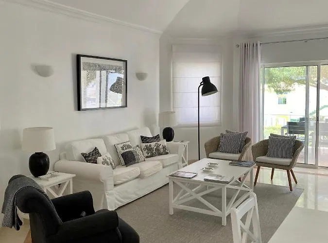 Beautiful For Rent In Quinta Do With Excellent Facilities Close To And Beach. Апартаменты Кинта-до-Лаго