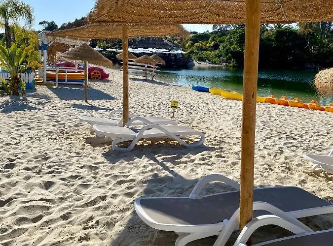 Beautiful For Rent In Quinta Do With Excellent Facilities Close To And Beach. Апартаменты