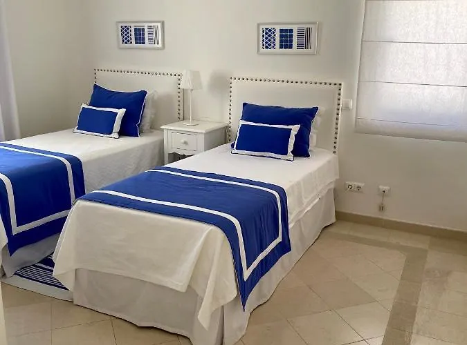 Апартаменты Beautiful For Rent In Quinta Do With Excellent Facilities Close To And Beach. *