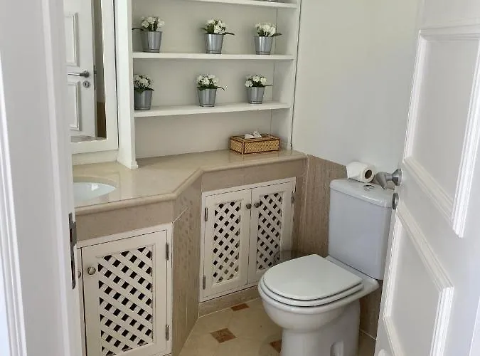 Beautiful For Rent In Quinta Do With Excellent Facilities Close To And Beach. Апартаменты