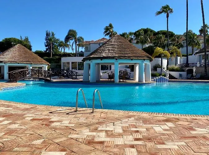 Beautiful For Rent In Quinta Do With Excellent Facilities Close To And Beach.
