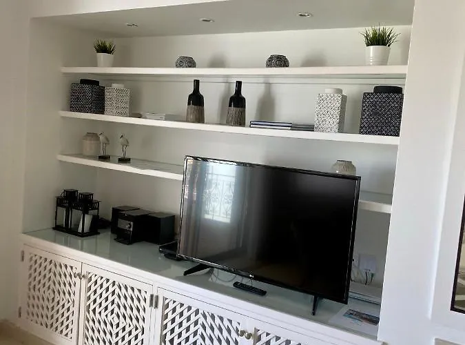 Beautiful For Rent In Quinta Do With Excellent Facilities Close To And Beach. Кинта-до-Лаго