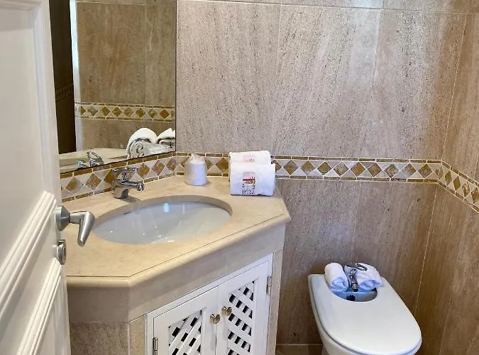 Beautiful For Rent In Quinta Do With Excellent Facilities Close To And Beach. Кинта-до-Лаго