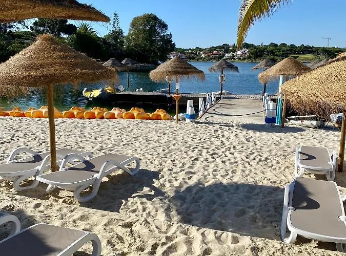 Beautiful For Rent In Quinta Do With Excellent Facilities Close To And Beach. Апартаменты *